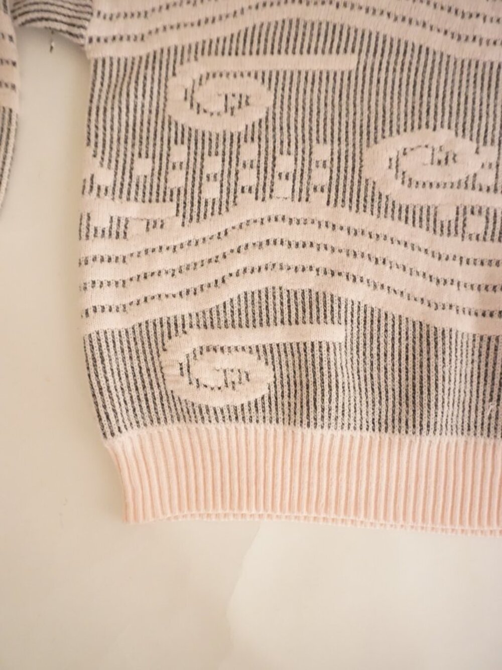 Vintage Koman Pale Pink Charcoal Grey Tropical Fish Geometric Designer Sweater M - Picture 7 of 11